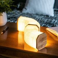 LumoBook - 360° aufklappbare Buchlampe aus Holz - Waagemann