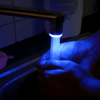 Smarte LED-Wasserhahndüse mit Dynamo – Wechselt Farben nach Temperatur - Waagemann