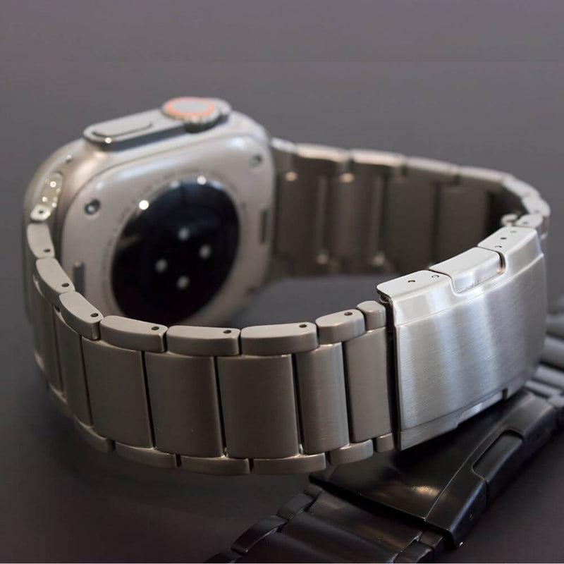 products/titanium-armband-fur-apple-watch-passend-fur-alle-alle-modelle-882037.jpg